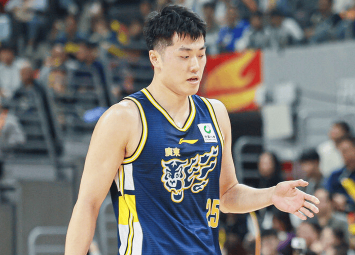 开云体育登陆入口-21分钟得3分，场均1.7分1.1板，球迷：只要你上就知道杜锋不想赢